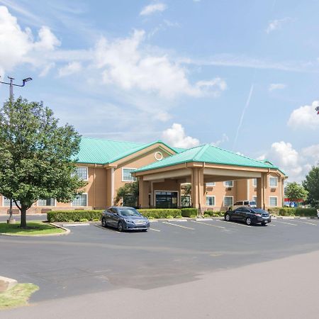 Quality Inn & Suites Of Alma - Northeast From Fort Smith Kültér fotó
