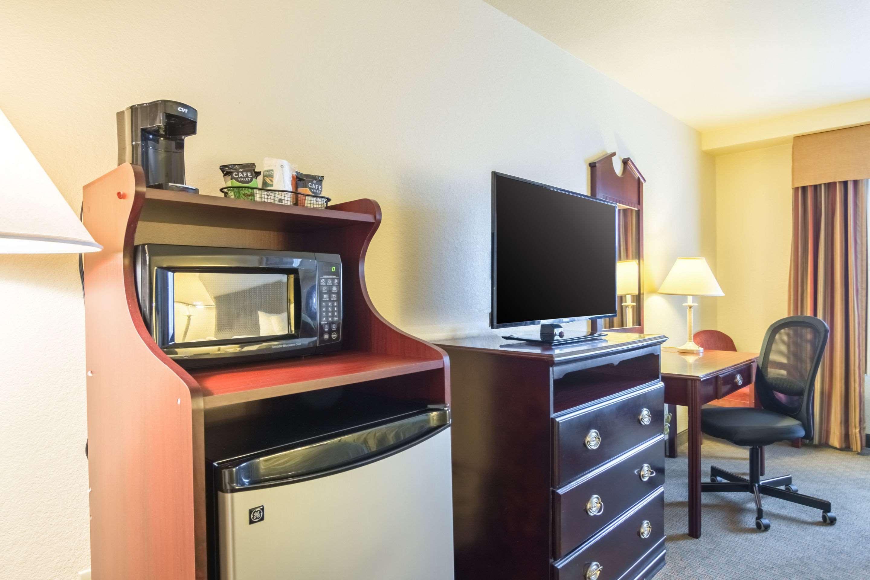 Quality Inn & Suites Of Alma - Northeast From Fort Smith Kültér fotó