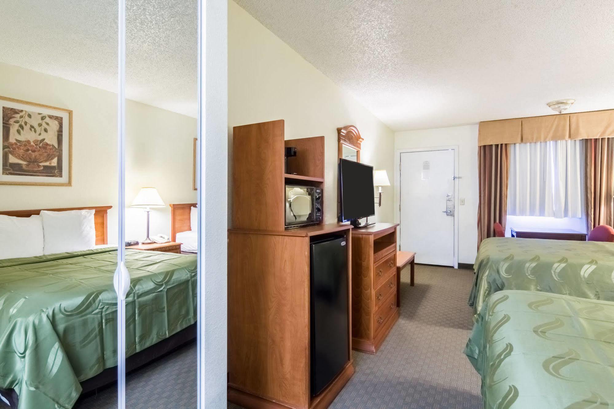 Quality Inn & Suites Of Alma - Northeast From Fort Smith Kültér fotó